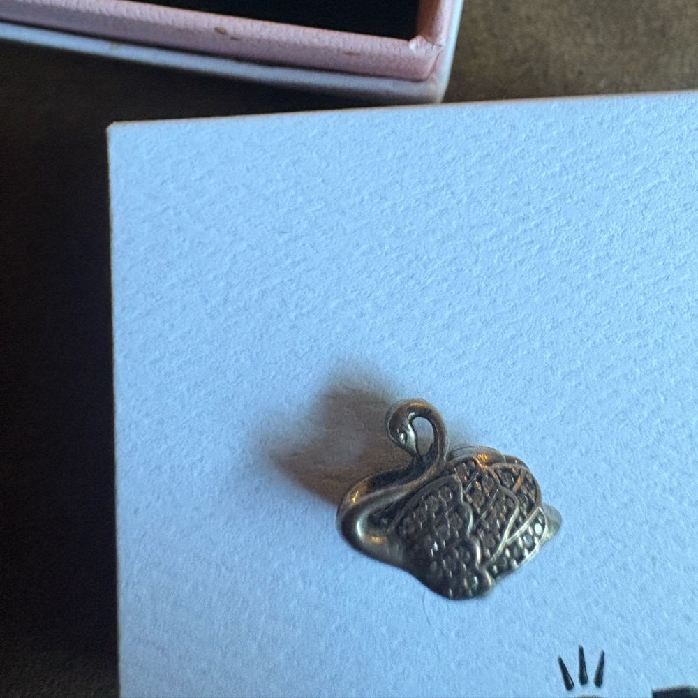 Pandora sparkling swan charm